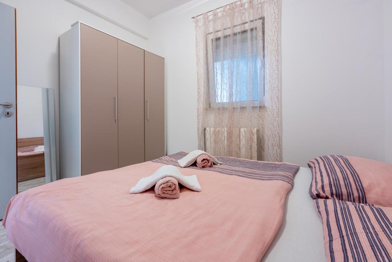 Apartments Antonija Crikvenica Eksteriør billede