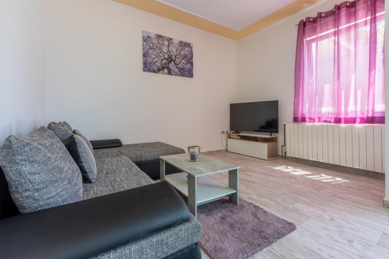 Apartments Antonija Crikvenica Eksteriør billede