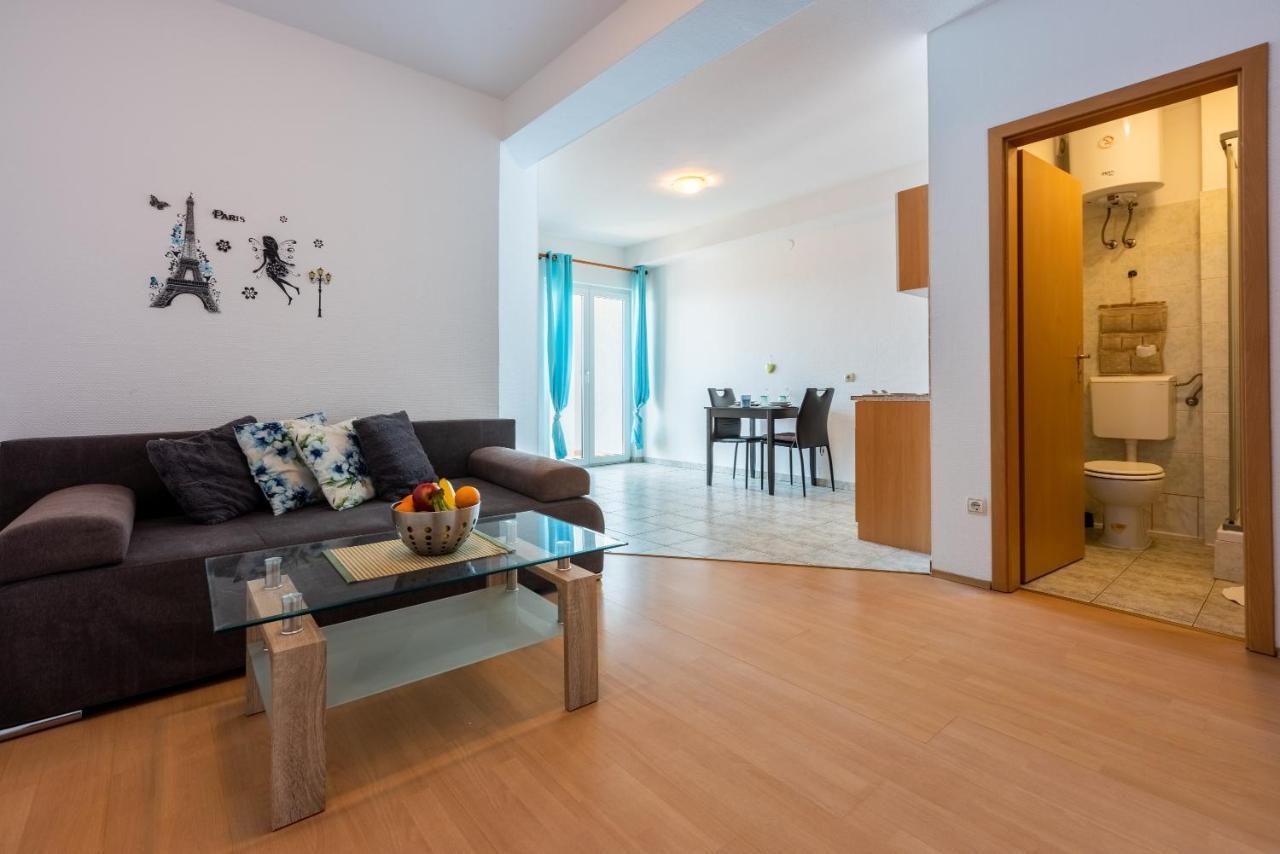 Apartments Antonija Crikvenica Eksteriør billede