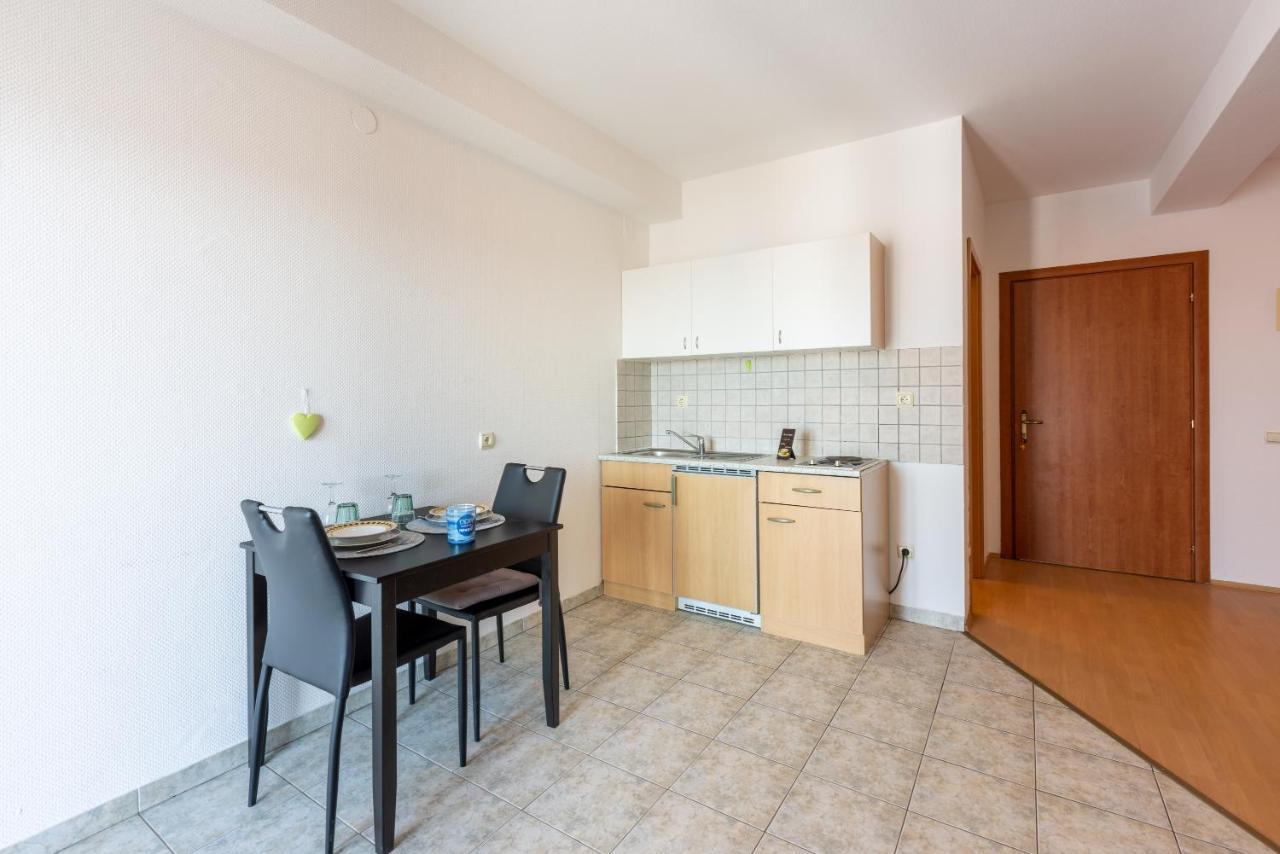 Apartments Antonija Crikvenica Eksteriør billede