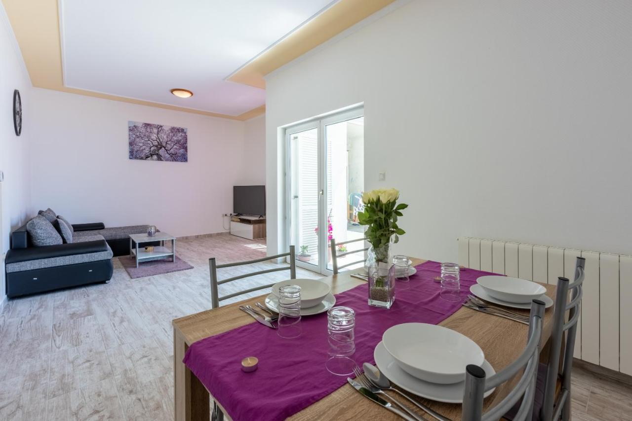 Apartments Antonija Crikvenica Eksteriør billede