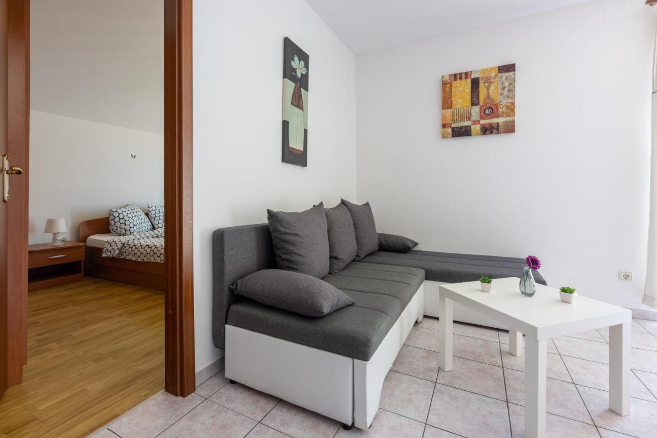 Apartments Antonija Crikvenica Eksteriør billede
