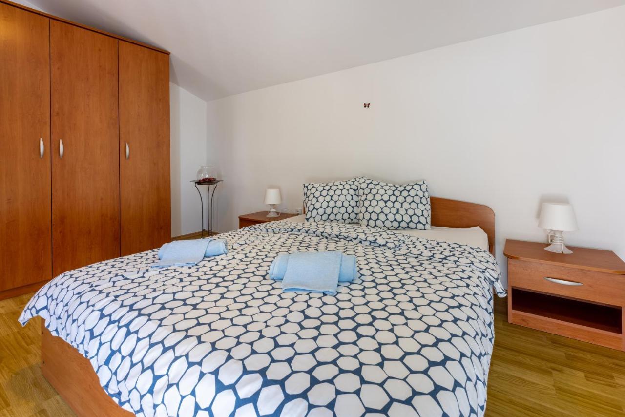 Apartments Antonija Crikvenica Eksteriør billede